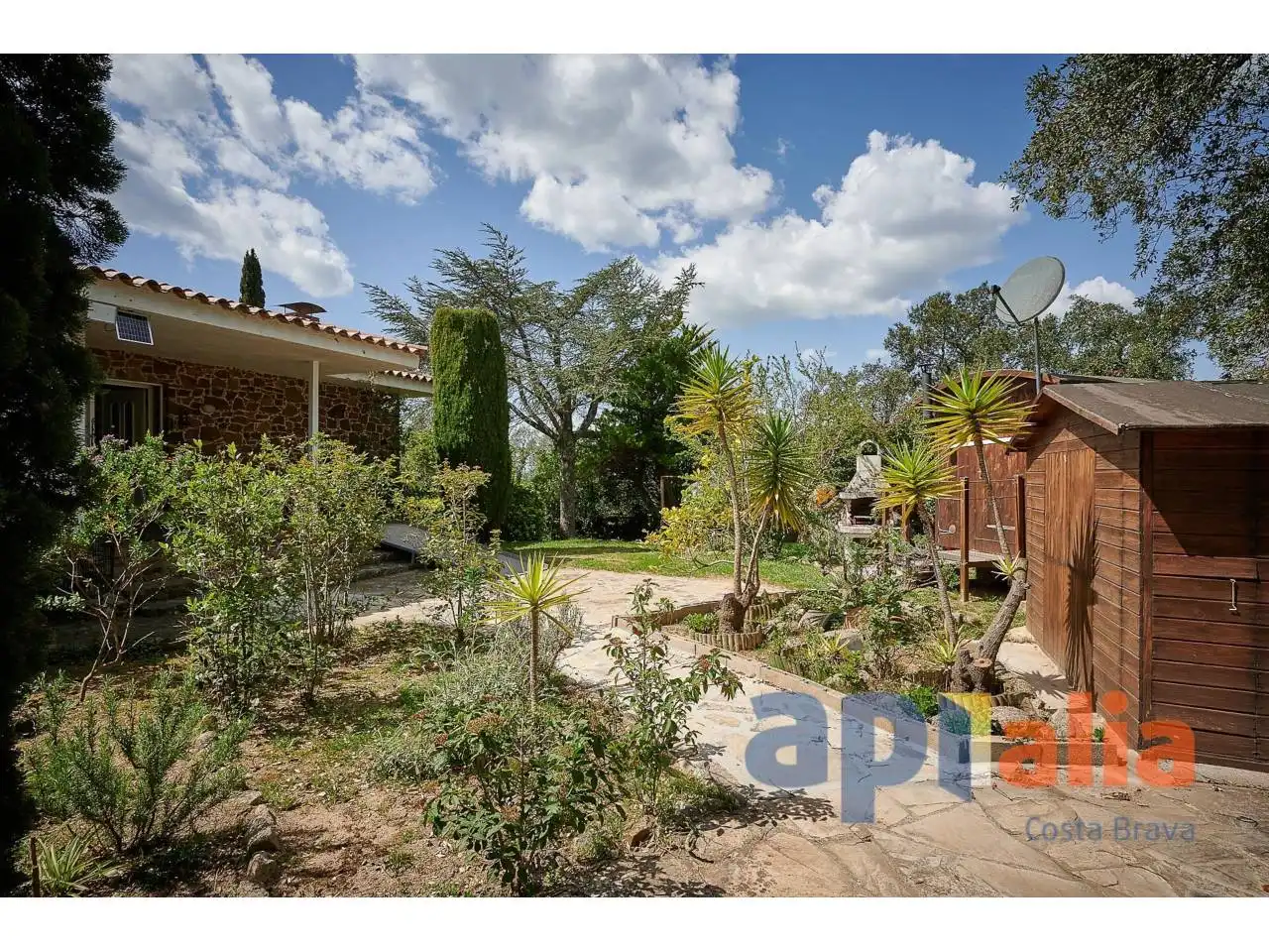 House with pool for sale in Calle  Roques Altes, imagen 3