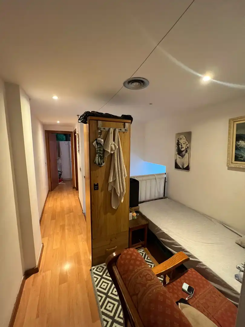 Habitación de Dúplex en venta en L'Hospitalet de Llobregat con Terraza