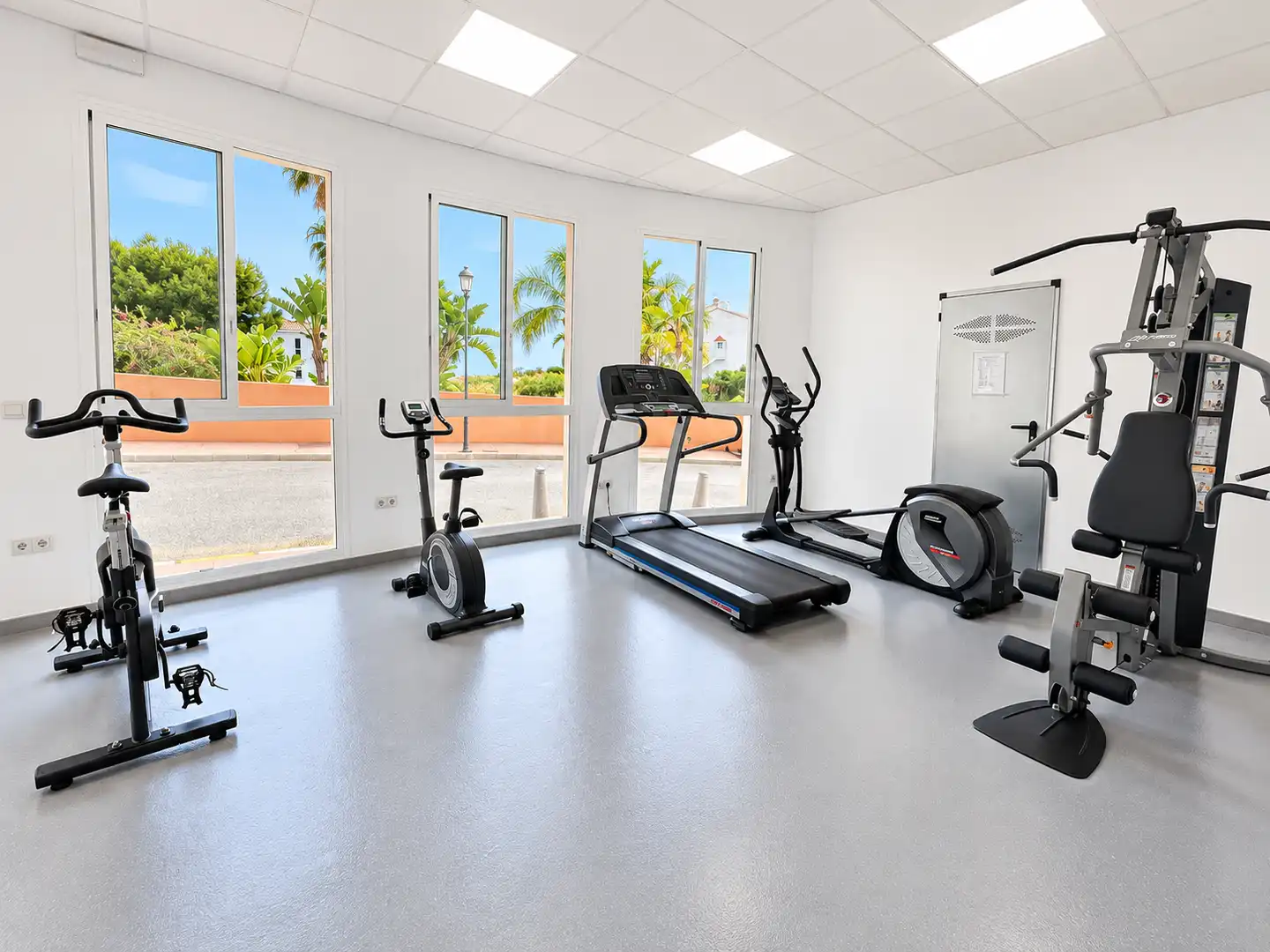 Appartement compact avec piscine à vendre à Paraiso de Riviera, imagen 14