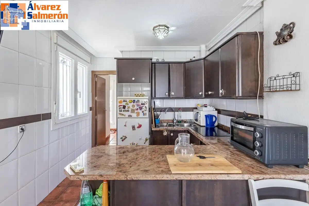 Cocina de Ático en venta en Granada con Terraza
