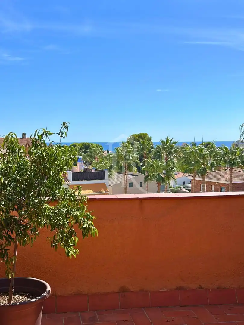Vista exterior de Dúplex en venda en Roda de Berà, Tarragona