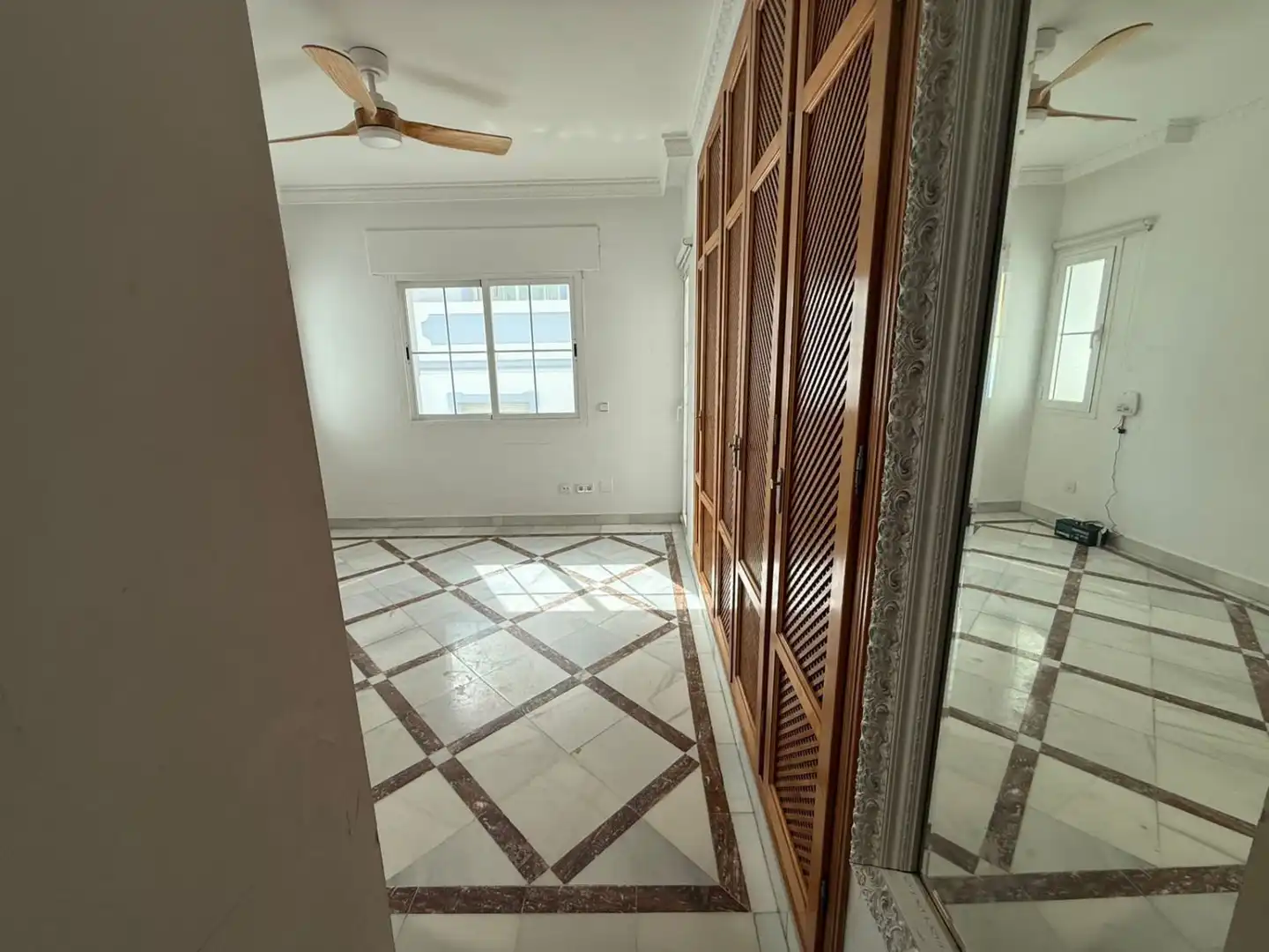 Habitación de Dúplex en venta en Marbella con Calefacción, Terraza y Piscina comunitaria