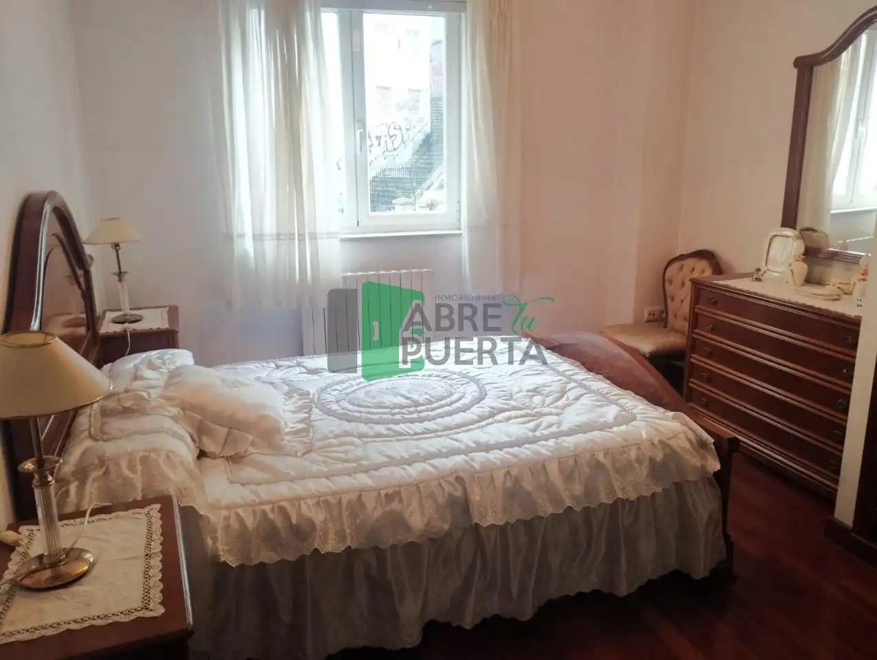 Dormitori de Pis en venda en Ourense Capital  amb Aire condicionat, Calefacció i Parquet