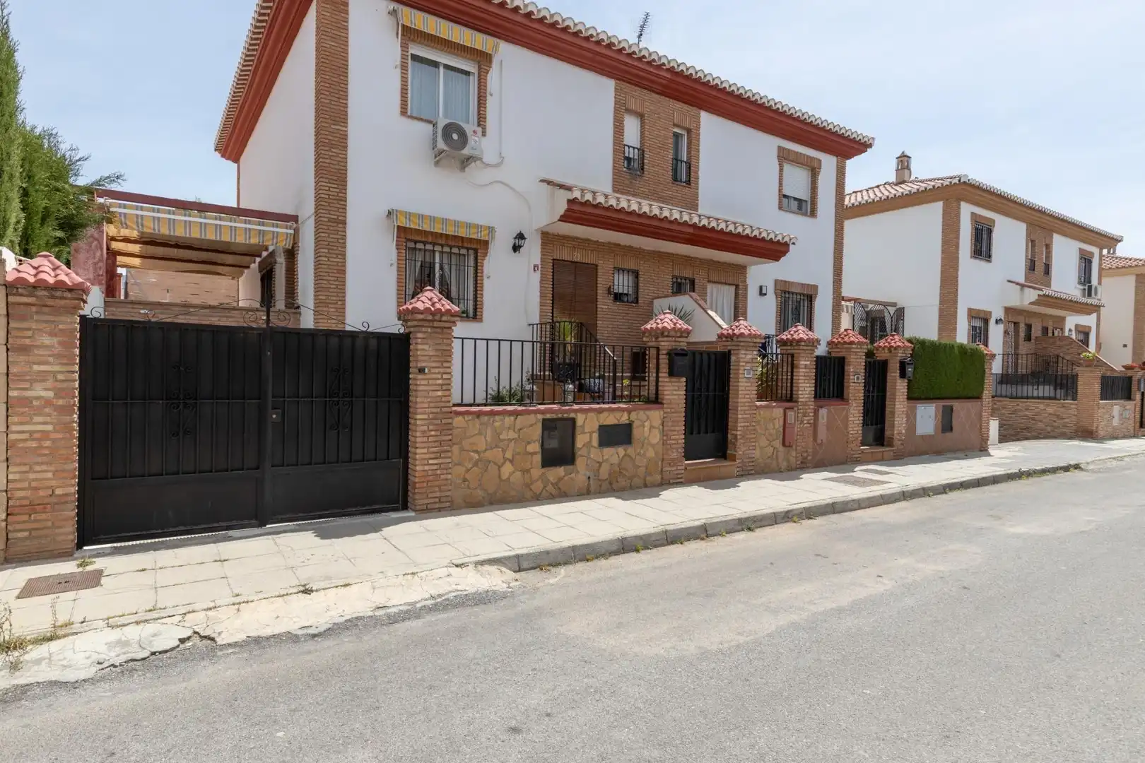 Vista exterior de Casa o chalet en venta en Gójar