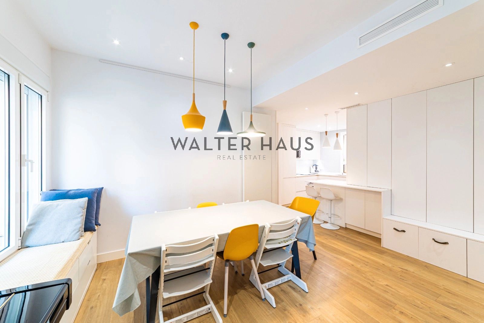 Dining room of Flat for sale in  Madrid Capital  with Air Conditioner, Heating and Storage room