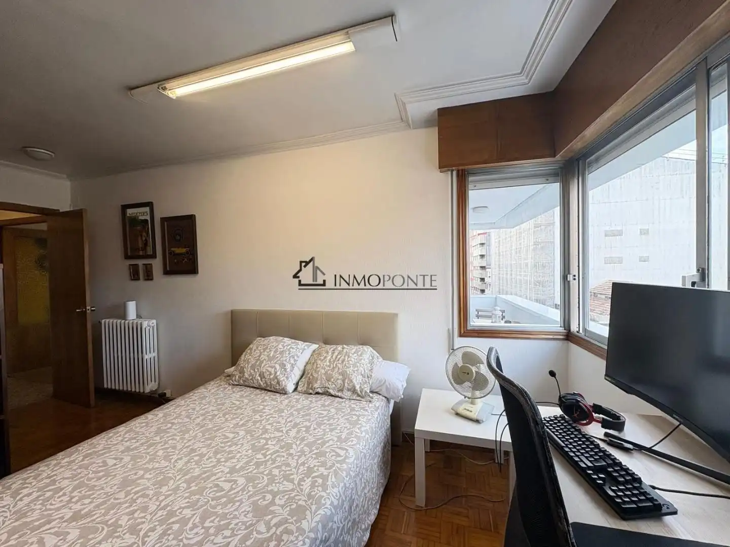 Bedroom of Flat for rent in Pontevedra Capital   with Heating, Terrace and Furnished