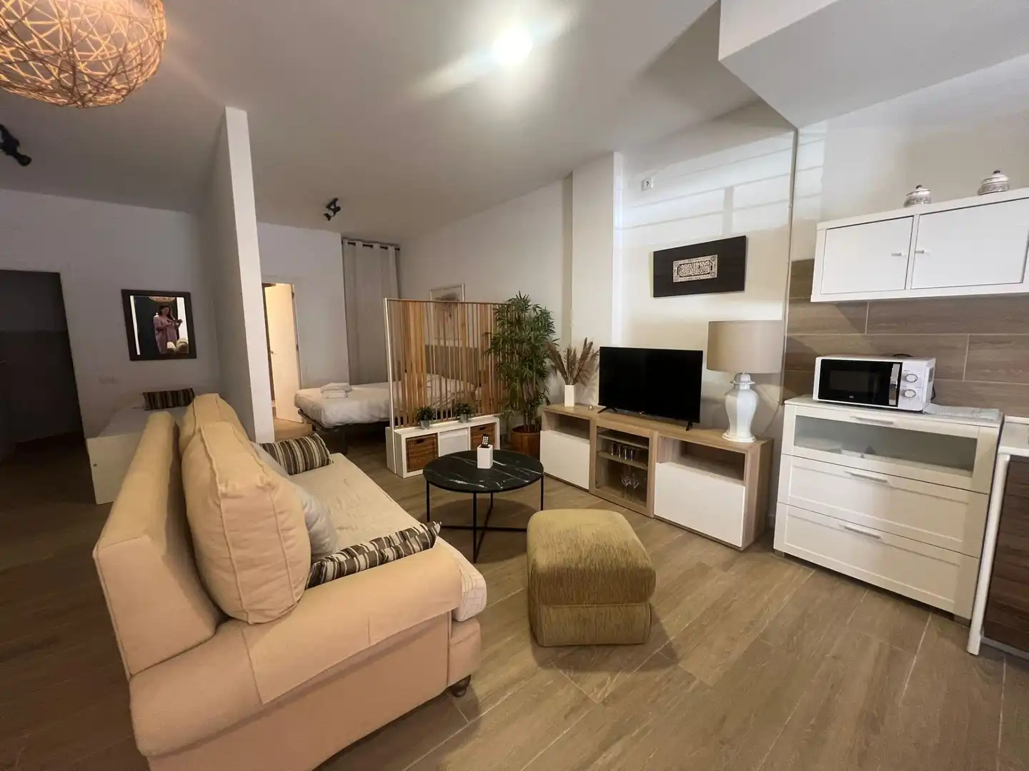 Living room of Flat for rent in Sevilla  with Air Conditioner and Furnished