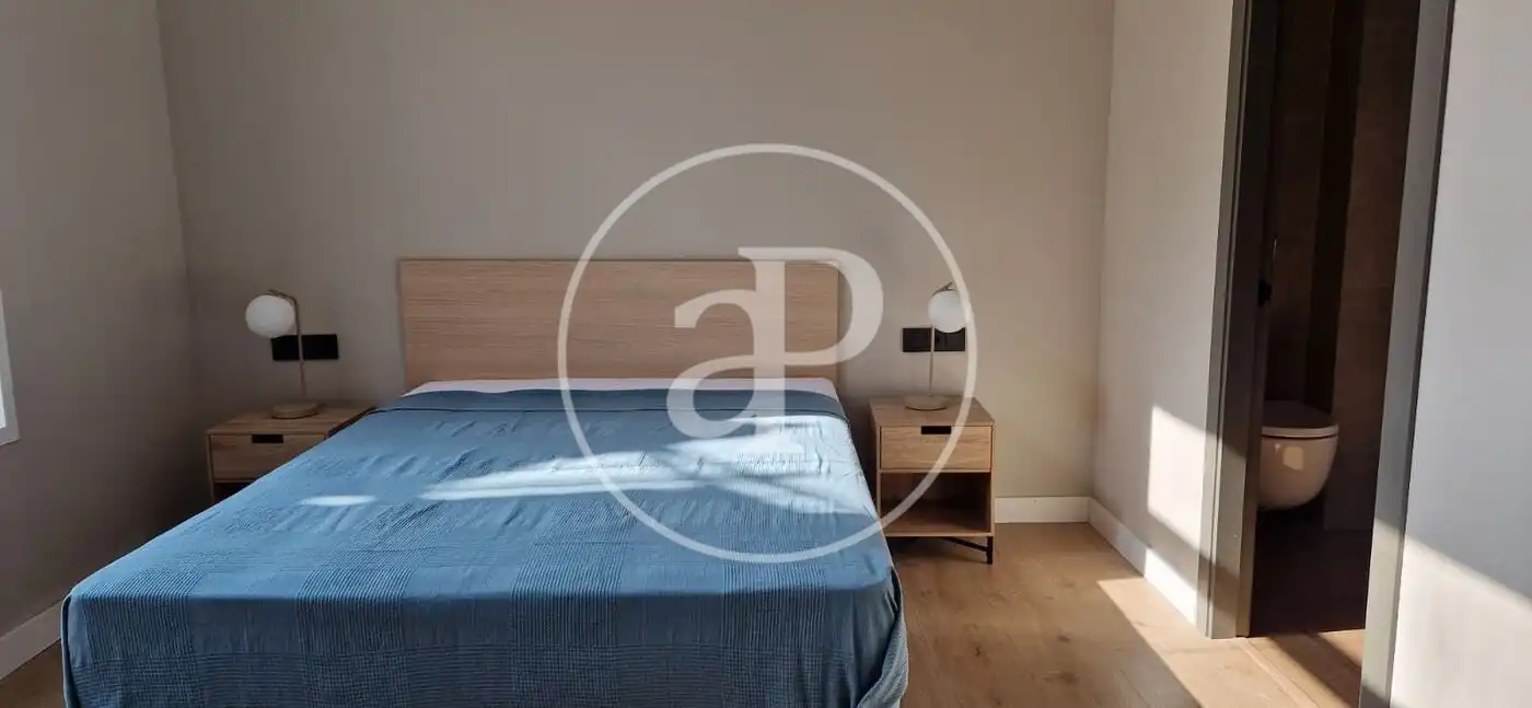 Bedroom of Flat for rent in Valencia  with Air Conditioner, Heating and Balcony