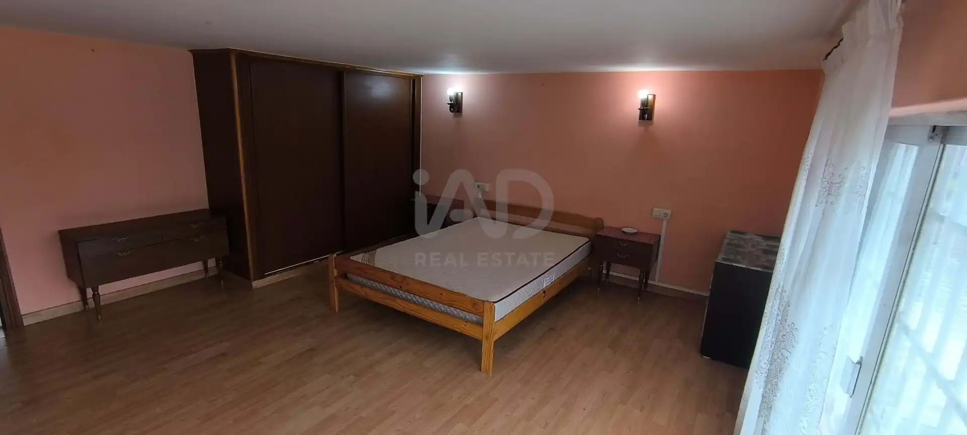 Schlafzimmer von Geschaftsraum zum Verkauf in Narón