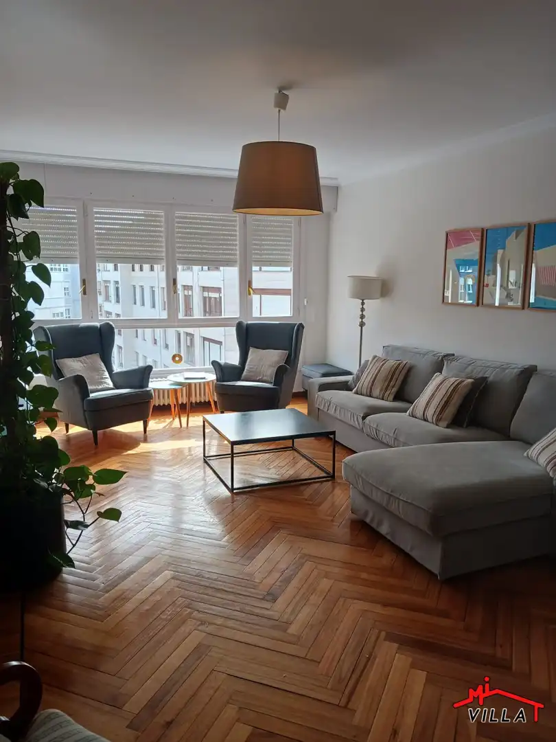 Sala d'estar de Pis de lloguer en Santoña amb Calefacció, Moblat i Balcó