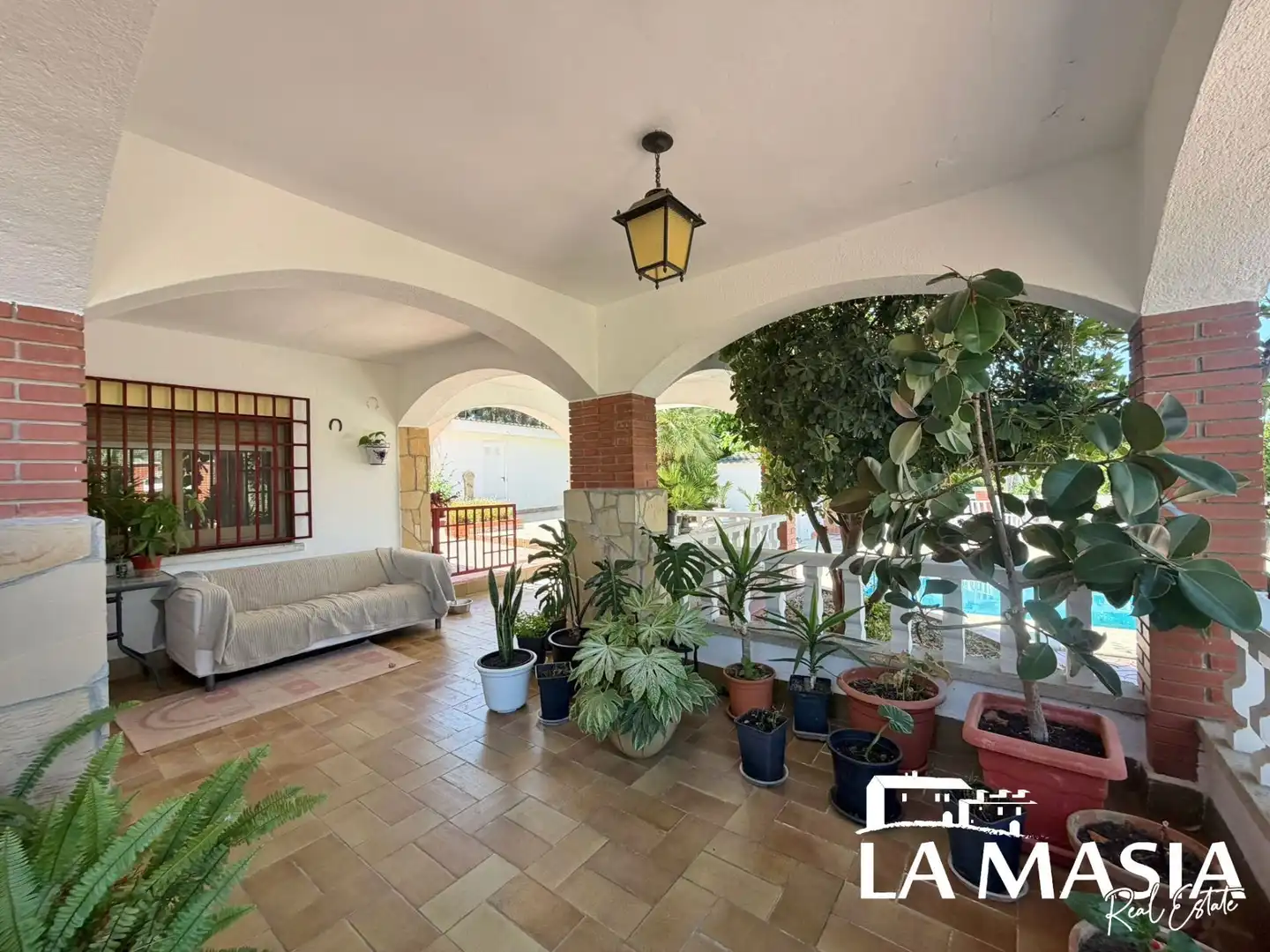 Vista exterior de Casa o xalet en venda en Olivella amb Calefacció, Jardí privat i Terrassa