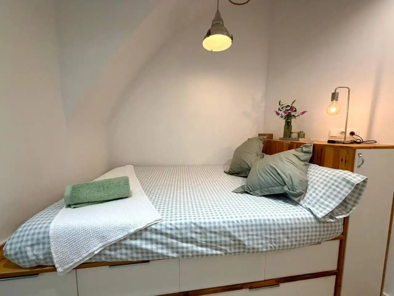 Bedroom of Flat for rent in Barcelona  with Air Conditioner, Heating and Parquet flooring