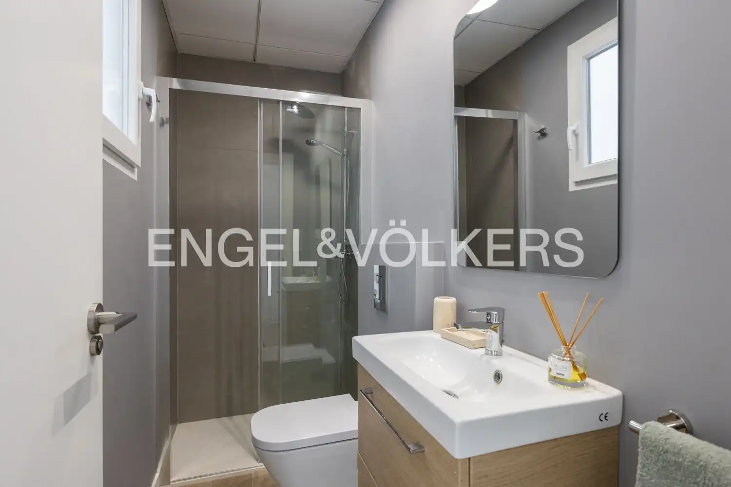 Baño de Ático de alquiler en Valencia con Aire acondicionado, Calefacción y Terraza
