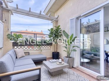 Penthouse mit Aufzug zum Verkauf in Eixample