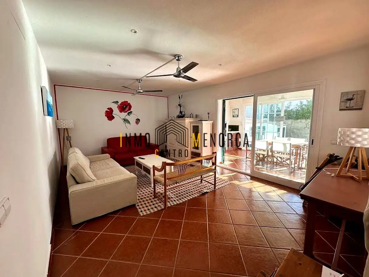 Vista exterior de Casa o xalet en venda en Es Mercadal amb Aire condicionat, Jardí privat i Terrassa