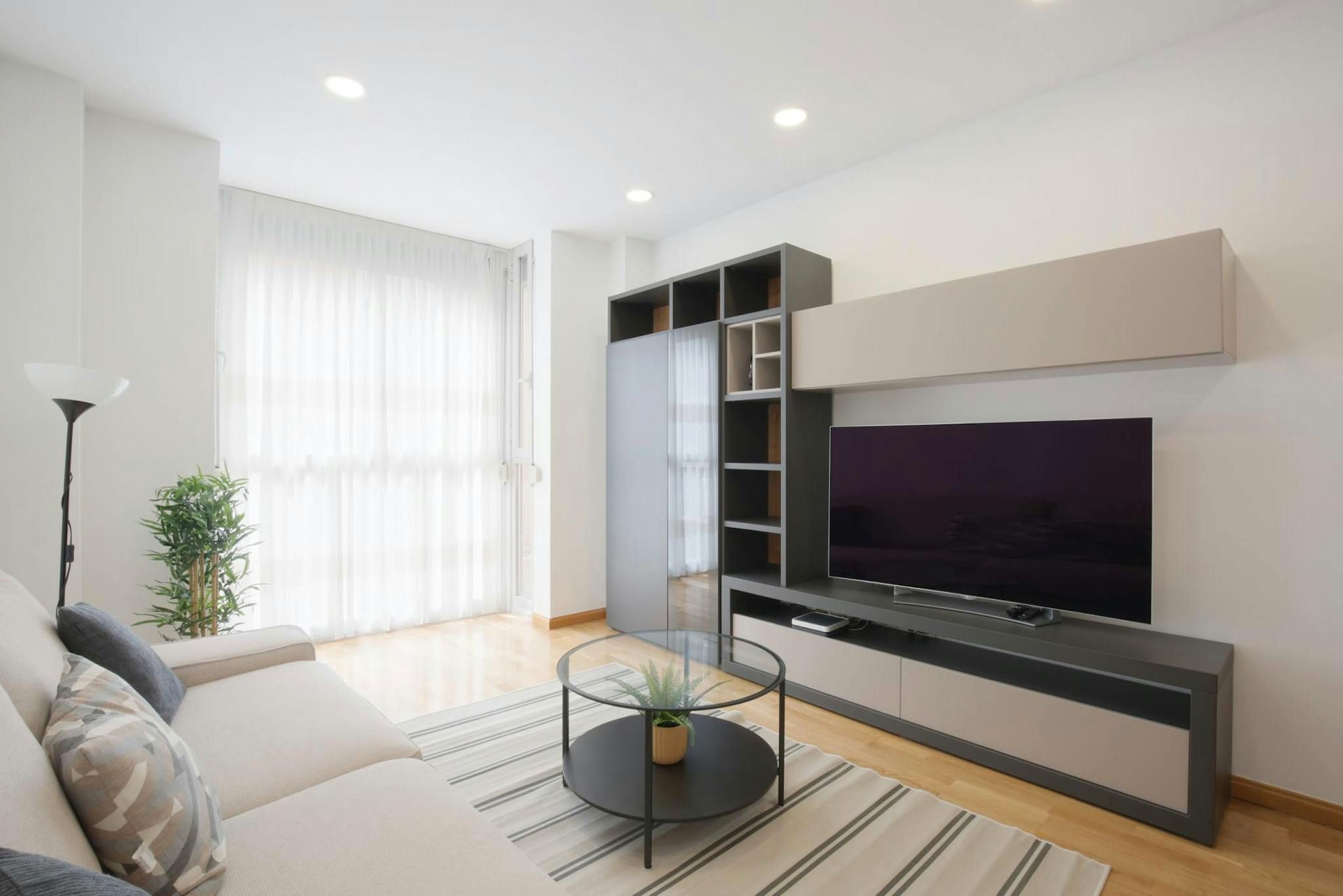 Sala de estar de Piso de alquiler en  Madrid Capital con Aire acondicionado, Calefacción y Amueblado