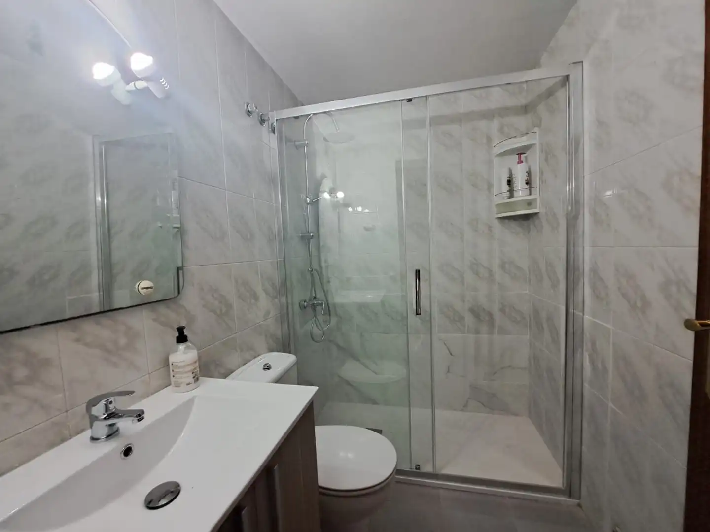 Badezimmer von Wohnung zur untervermieten in Cartagena mit Möbliert, Ofen und Waschmaschine