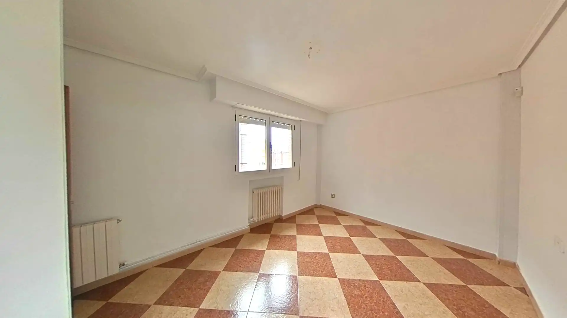 Schlafzimmer von Wohnung zum Verkauf in Bembibre mit Heizung und Balkon