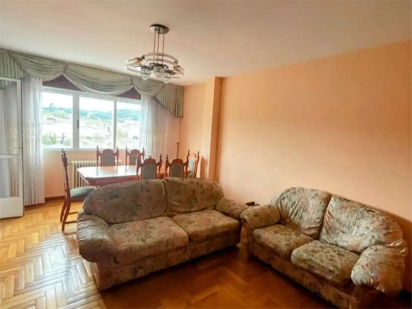 Sala de estar de Piso en venta en Meira con Parquet, Trastero y Amueblado