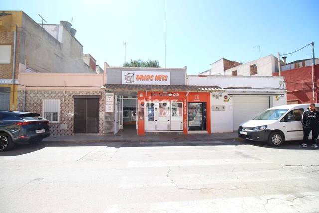 Local comercial en Venta en Carrer Càceres en Carlet