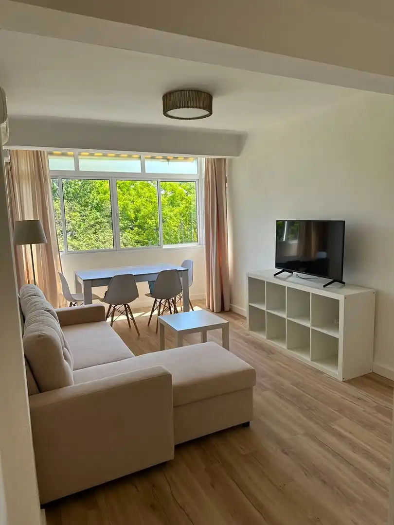 Sala de estar de Apartamento de alquiler en Torremolinos con Aire acondicionado, Calefacción y Amueblado