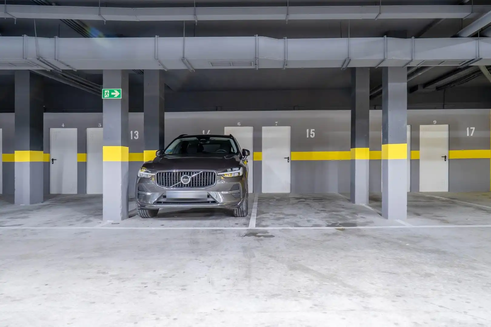 Parking de Dúplex de alquiler en Granada con Aire acondicionado, Calefacción y Terraza
