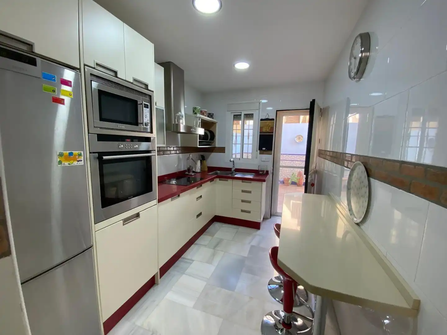 Cocina de Casa adosada de alquiler en La Rinconada