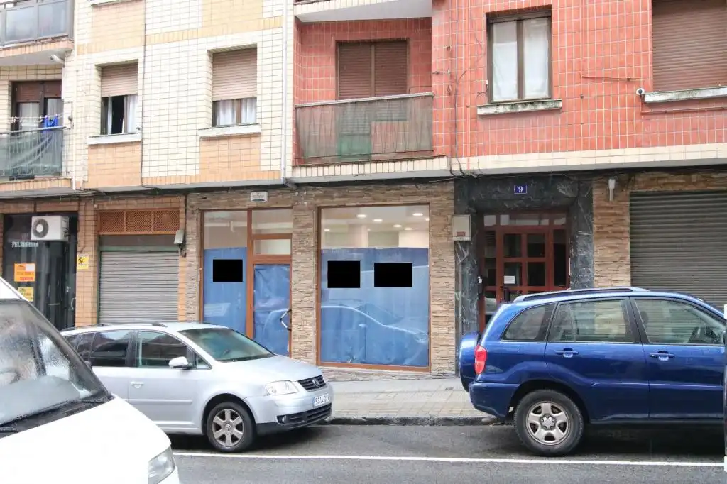 Locale commerciale in affitto a Centro - Ariz - Uribarri