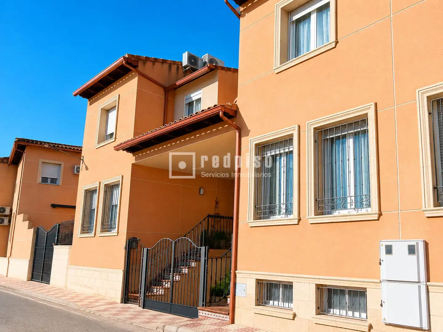 Chalet con piscina en venta en La Villa de Don Fadrique