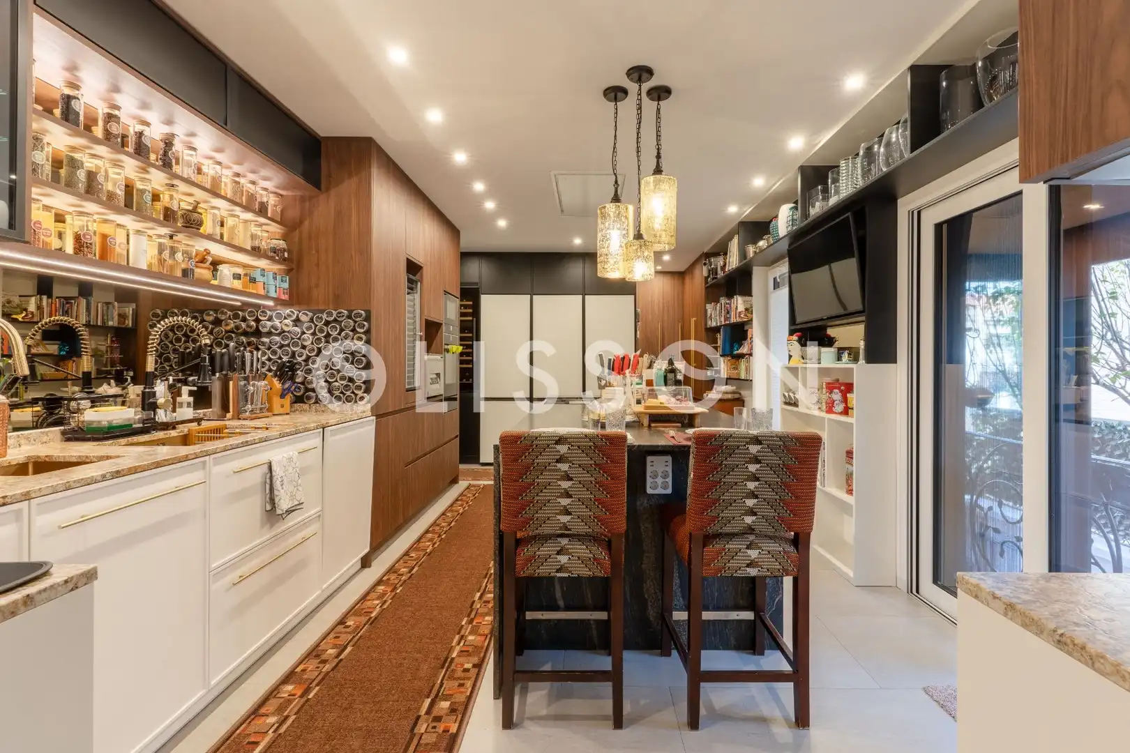 Cocina de Casa o chalet en venta en Madrid con Aire acondicionado, Calefacción y Jardín privado