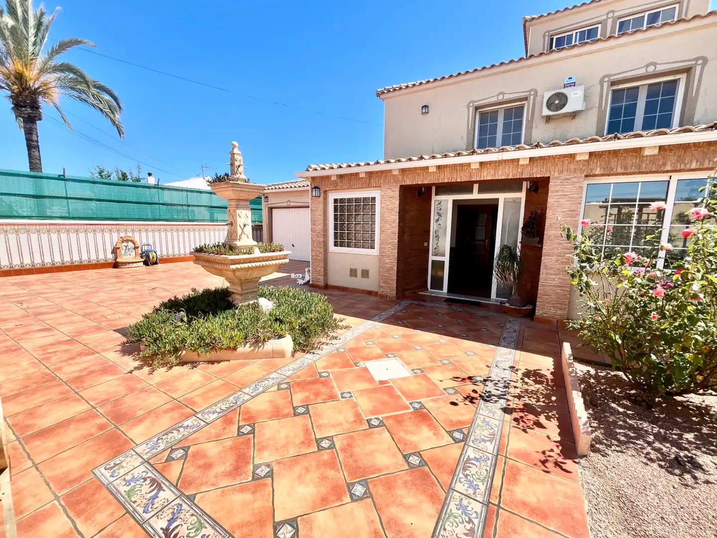 Vista exterior de Casa o chalet en venta en Torrevieja con Aire acondicionado, Calefacción y Jardín privado