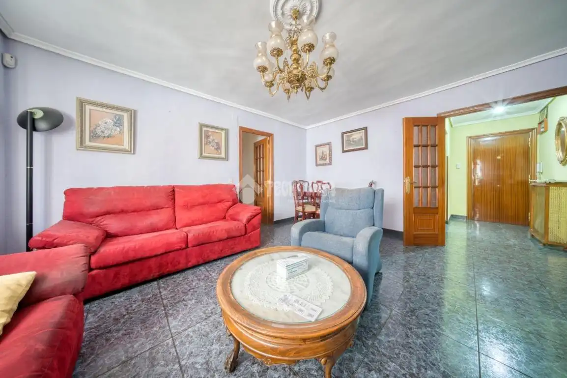 Sala d'estar de Pis en venda en Valladolid amb Calefacció i Terrassa