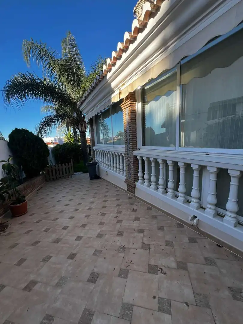Terrassa de Casa o xalet en venda en Vélez-Málaga amb Terrassa, Traster i Alarma