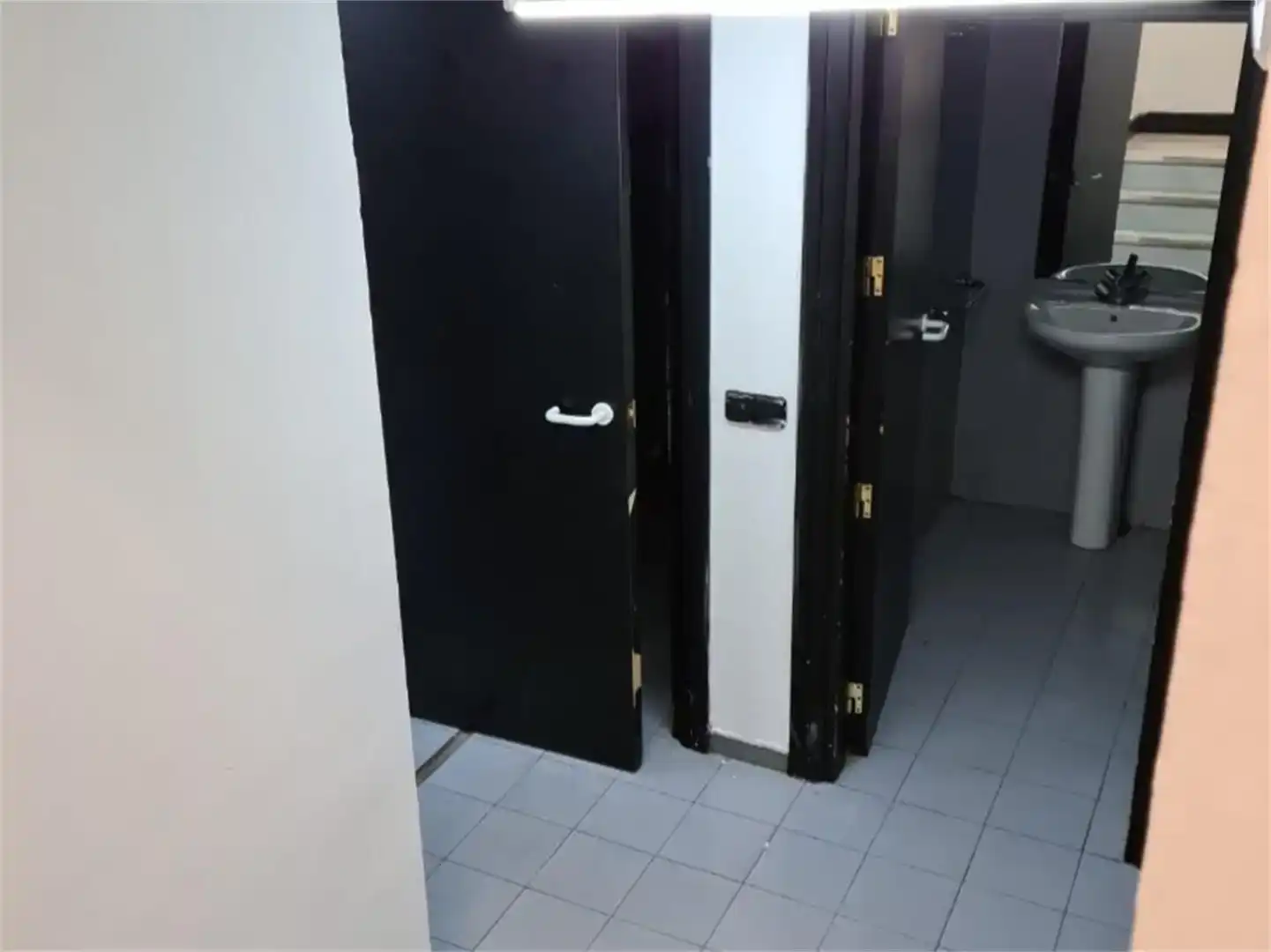 Badezimmer von Geschaftsraum zur Miete in Madrid