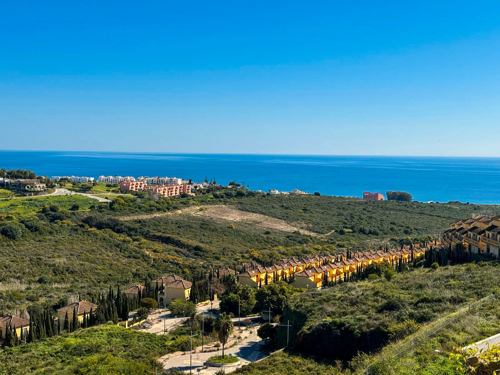 Vista exterior de Apartament en venda en Manilva amb Aire condicionat, Calefacció i Terrassa