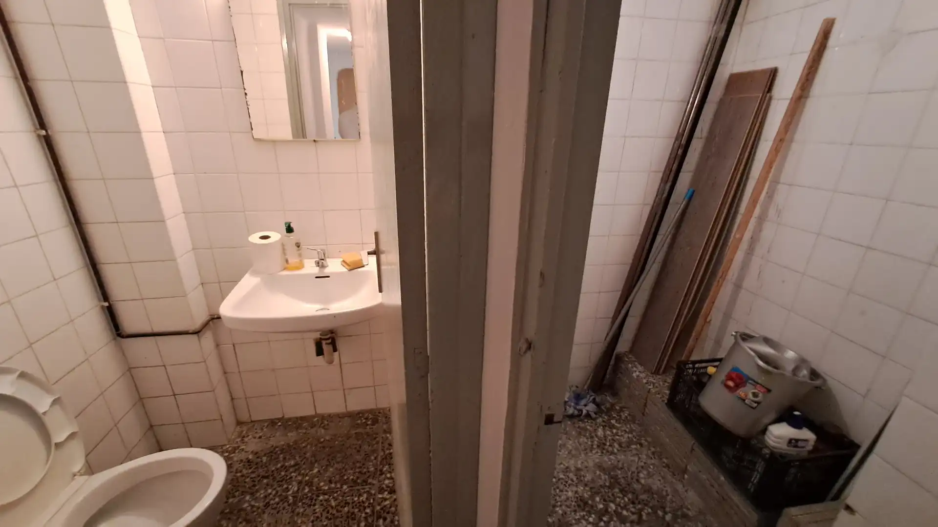 Bathroom of Commercial properties for sale in Tarragona