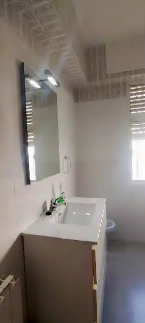Baño de Piso de alquiler en Linares con Aire acondicionado, Calefacción y Amueblado