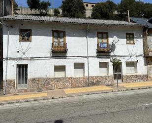 Vista exterior de Casa o xalet en venda en Torre del Bierzo amb Calefacció