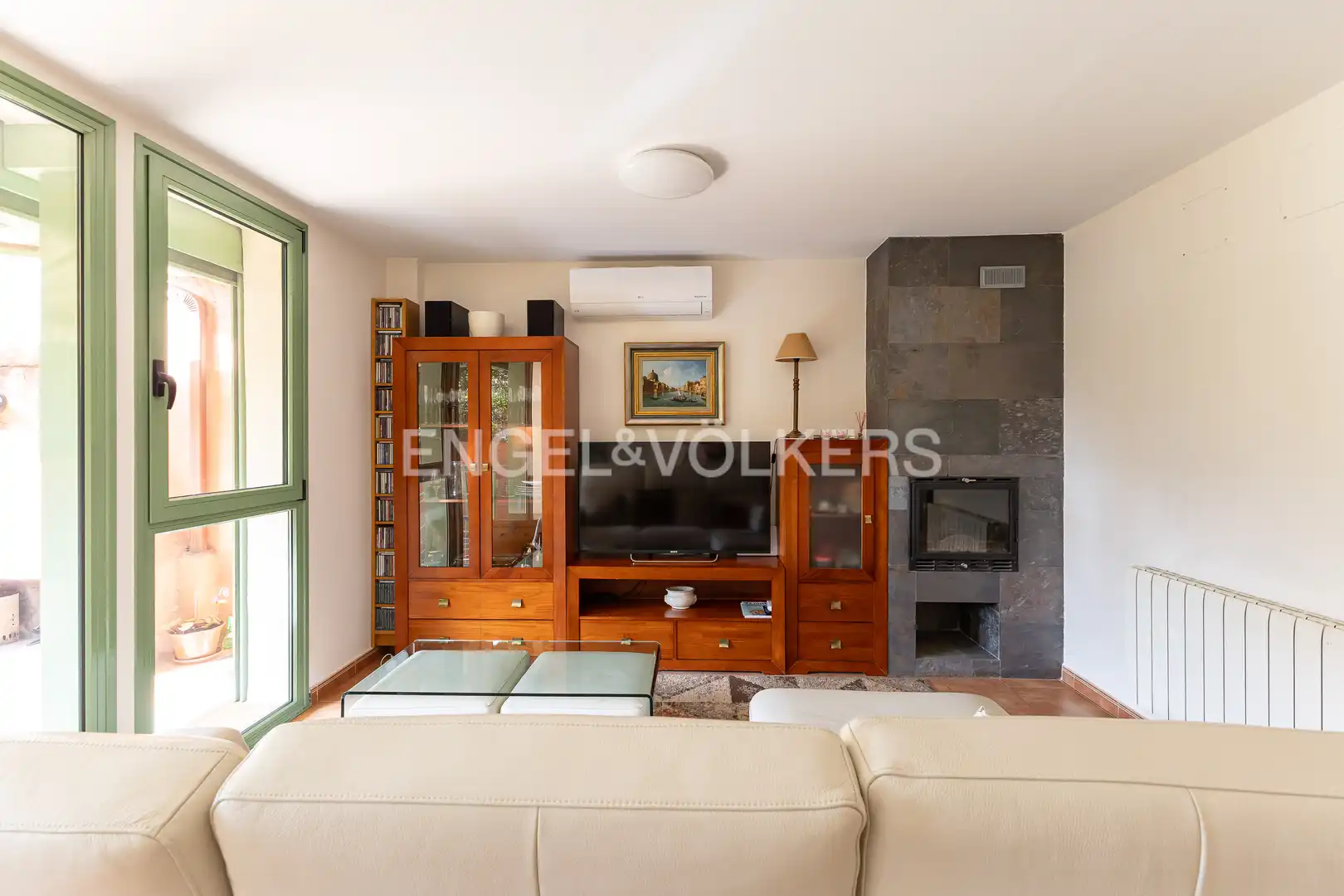 Living room of Detached homes for sale in Madrid  with Air Conditioner, Heating and Private garden
