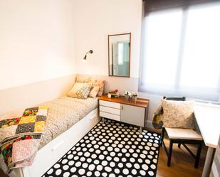 Dormitori de Apartament per a compartir en Bilbao  amb Calefacció, Moblat i Forn