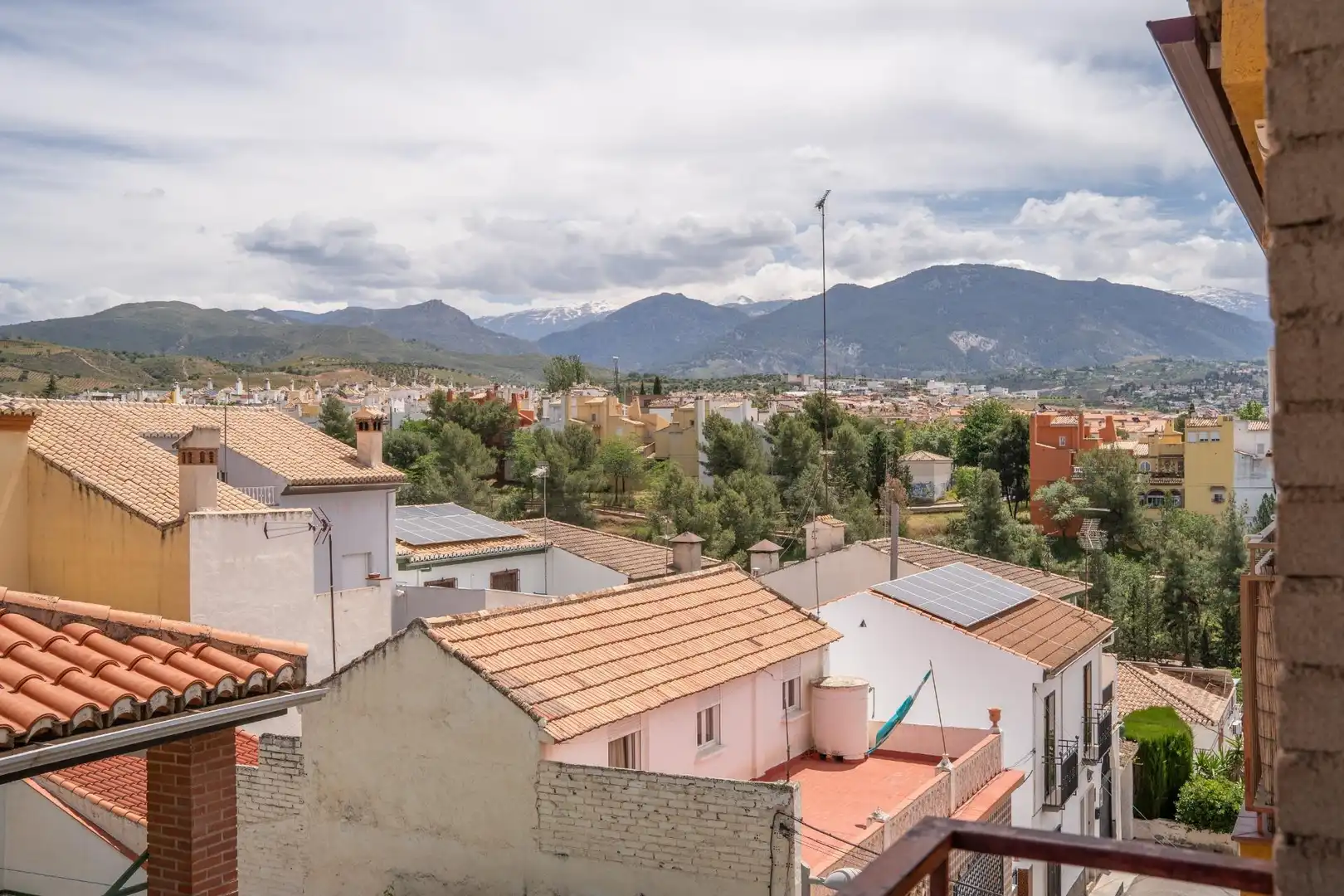 Vista exterior de Pis en venda en Huétor Vega amb Aire condicionat, Traster i Balcó