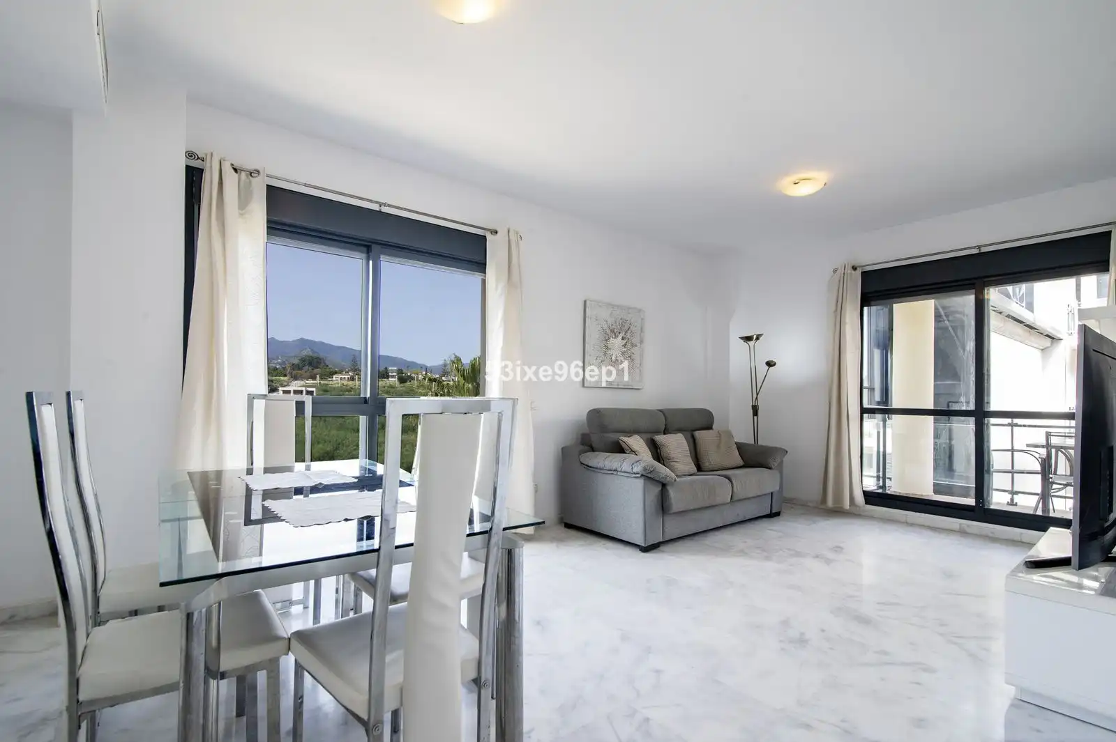 Piso con piscina en venta en Calle Trajano 4, imagen 2