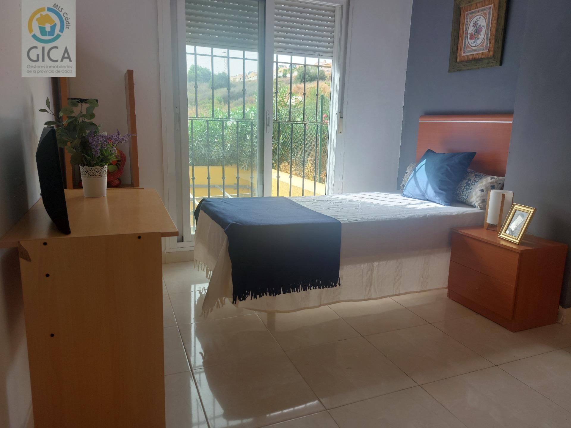 Dormitori de Pis en venda en Algeciras amb Jardí privat, Terrassa i Traster