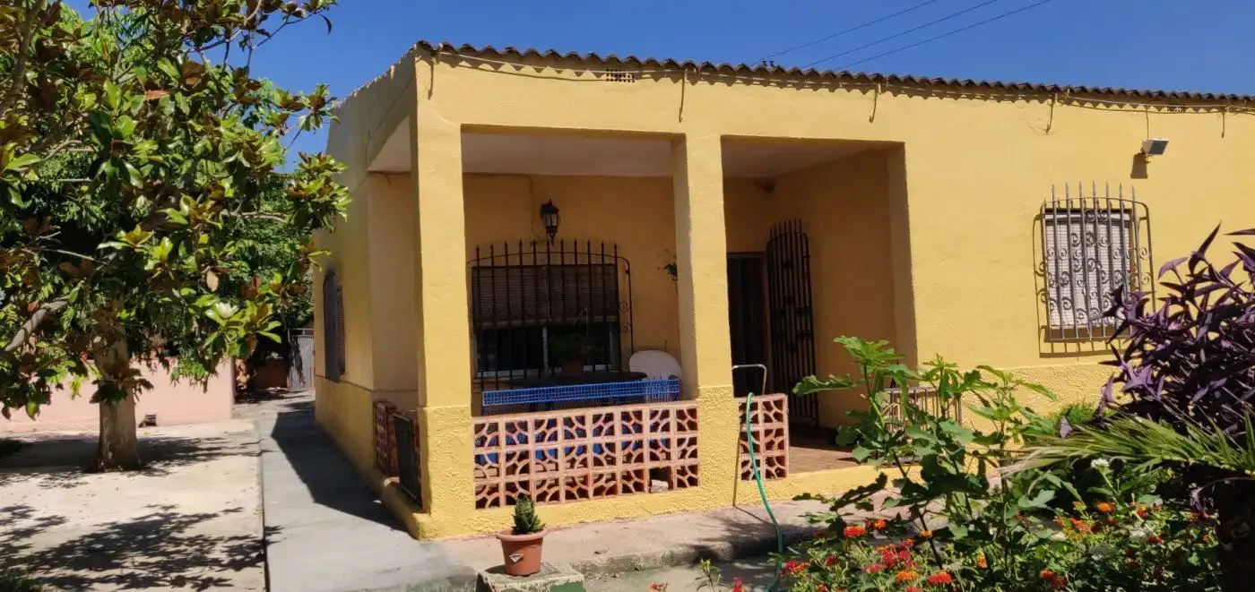 Außenansicht von Haus oder Chalet zum Verkauf in La Sénia mit Terrasse