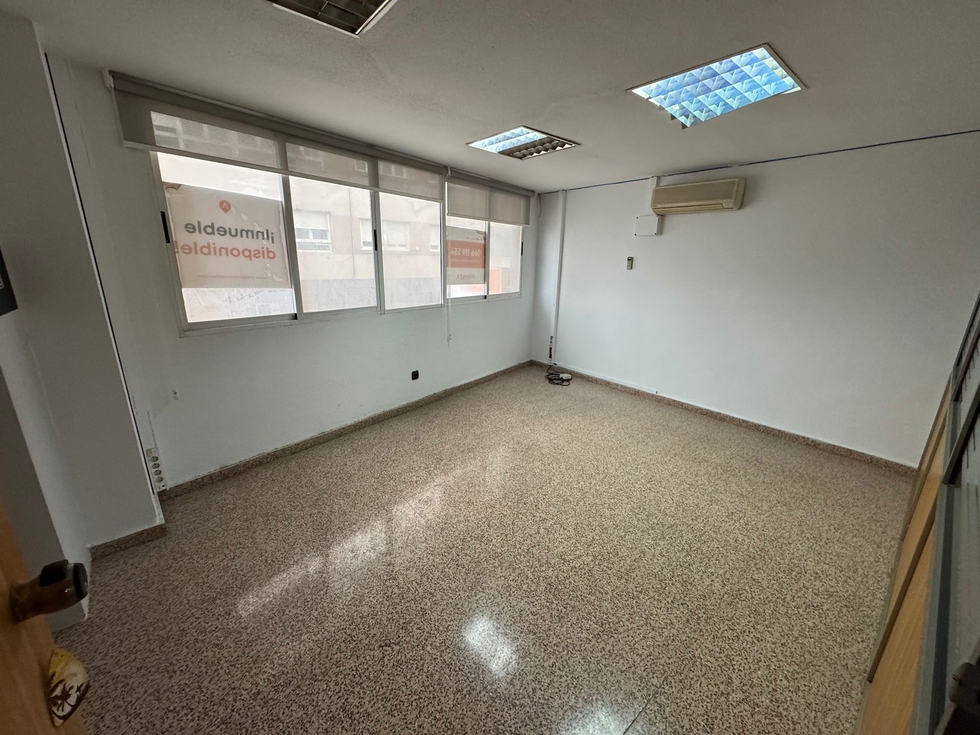 Premises for sale in Villena