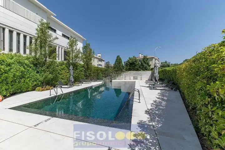 Piscina de Àtic en venda en Madrid amb Aire condicionat, Calefacció i Terrassa