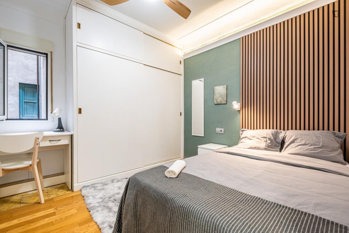 Dormitori de Apartament per a compartir en Alicante / Alacant amb Moblat, Forn i Rentadora