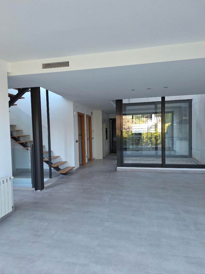 Single-family semi-detached for sale in Paterna  with Air Conditioner, Private garden and Oven