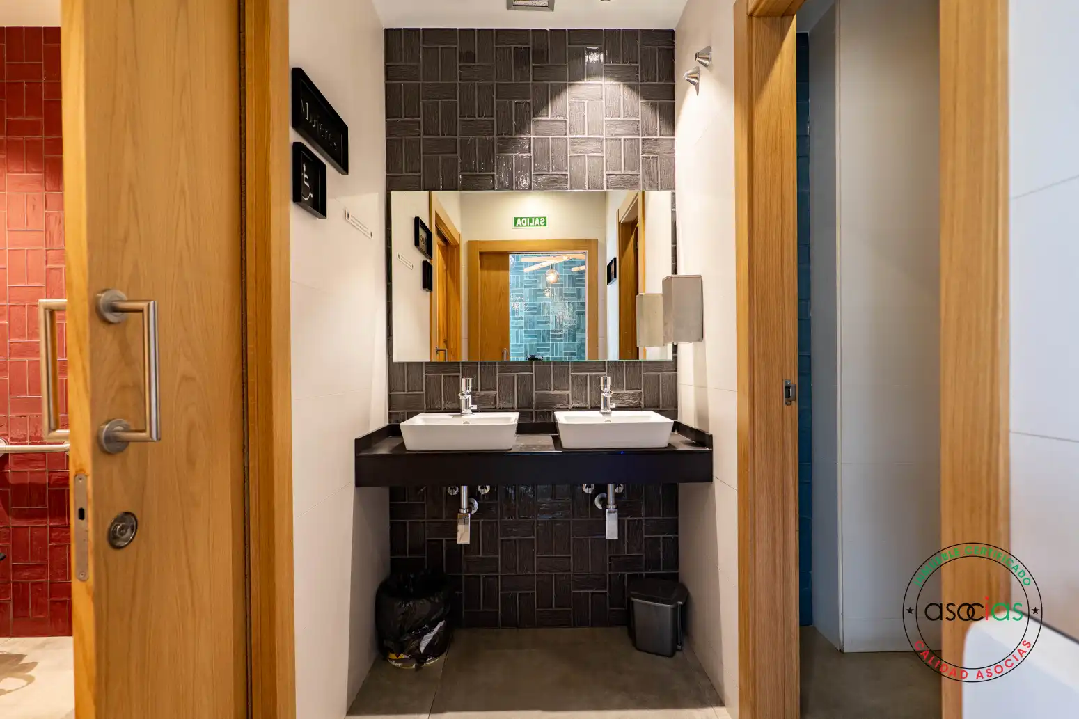 Badezimmer von Geschaftsraum zum Verkauf in Gijón 