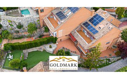 Vista exterior de Casa adosada en venda en Corbera de Llobregat amb Aire condicionat, Calefacció i Jardí privat